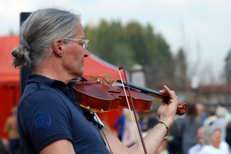 Solo-Musiker Fotoshooting Sommerfest Webfoto-Oberland