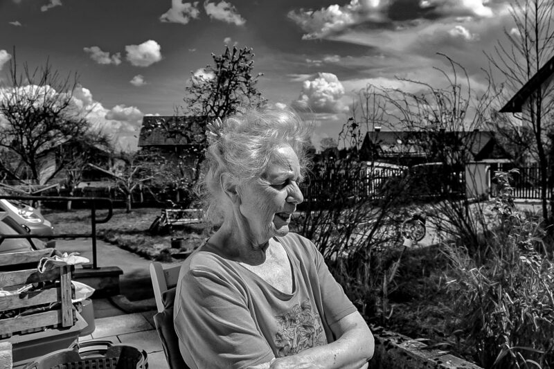 Mittagssonne B&W-Portrait Eurasburg Webfoto-Oberland